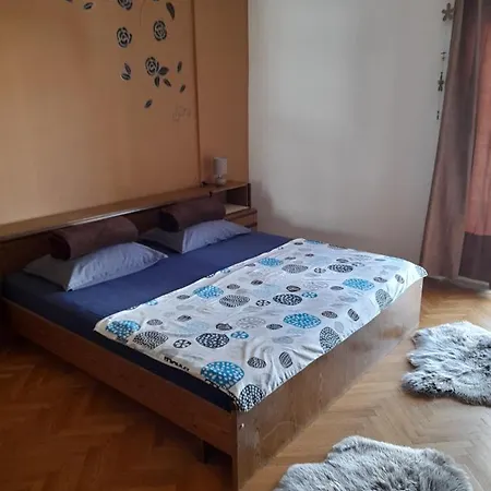 Luna Apartment *